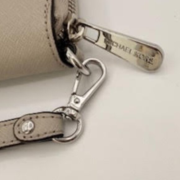 Michael Kors Jet Set Travel Zip Around Wristlet Wallet Beige Leather - Picture 5 of 6